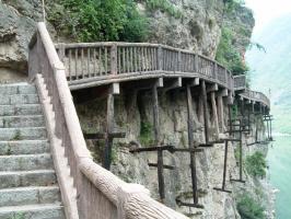 Mingyuexia Ancient Plank Road